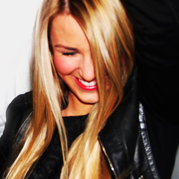 Meet your Posher, Emily - Picture 1 of 1